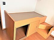 ベッド付き。ベッド下収納です。