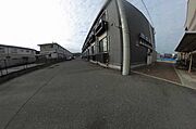 建物西側奥にもあります。