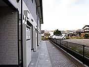 玄関前　1Ｆ　2Ｆ