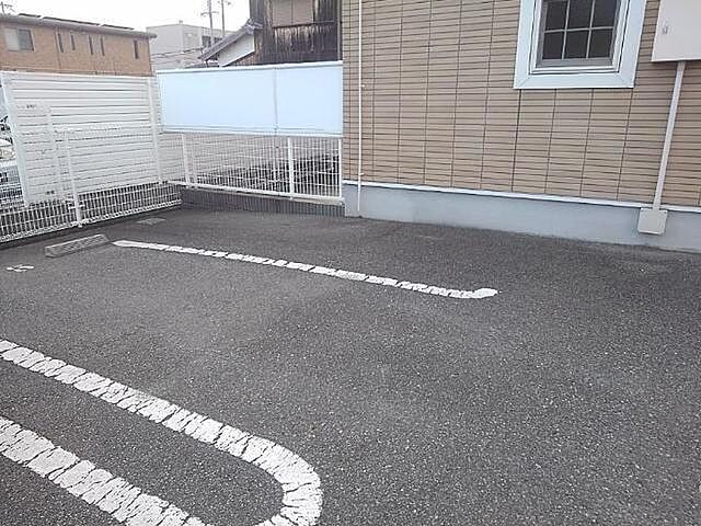 8 / 9