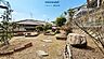 その他：日当たりのよい南側のお庭。ガーデニングや家庭菜園を楽しめます。