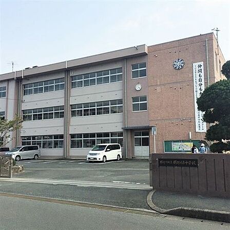 那珂川市立那珂川南中学校 那珂川南中学校 1300m