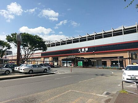 西鉄天神大牟田線 大橋駅天神まで急行電車で約6分。駅ナカ「レイリアOhashi」にはスーパーや100円ショップ、ドラッグストア、飲食店などがあります。 850m