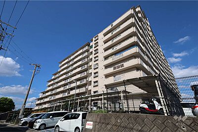 外観：シャルマンコーポ伊丹の外観（南東側から）