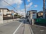その他：～敷地北側の前面道路～小中学校、スーパーなどが徒歩10分圏内に揃っています。オール電化仕様で、エントランスにはオートロックが設置されています。なおペットの飼育が可能です。（諸条件有り）