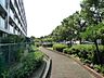 その他：マンションの西側敷地内にある遊歩道時には外に出て外気に触れ、気分をリフレッシュするのもいいかもしれません！綺麗に管理されておりますので、気持ちがいいです！