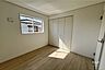 子供部屋：～北西側洋室4.5帖～子供部屋やワークスペース・書斎などとしてお使いいただける広さとなっています。物入もございますので、荷物が多い方でも安心です！［2026年9月1日撮影］