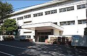 槻田中学校(1、700m)