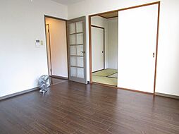 京阪四ノ宮アバンギャルド 1階2DKのリビング/ダイニング