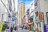 周辺：お洒落な雰囲気の商店街です
