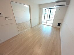 リヴァーサイド・フィオーレ　III 104 1階1LDKのリビング/ダイニング