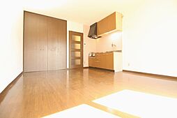 フラワーフレンドリーA棟 101 1階1DKのリビング/ダイニング