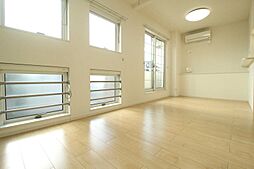 ウィステリアガーデンIII 201 2階1LDKのリビング/ダイニング