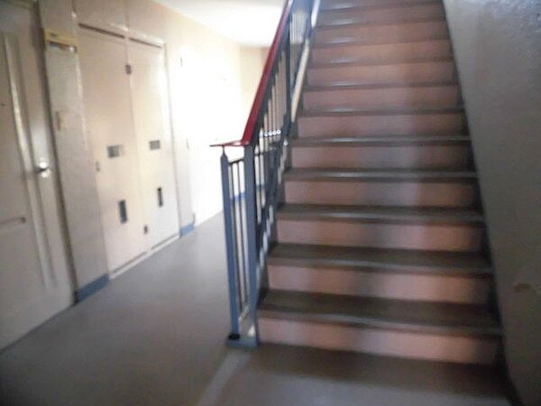 画像21:共用階段です