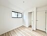 室内：1号棟  ■落ち着いた色合いのお部屋で穏やかな時間を楽しめます