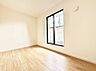 室内：1号棟  ■落ち着いた色合いのお部屋で穏やかな時間を楽しめます
