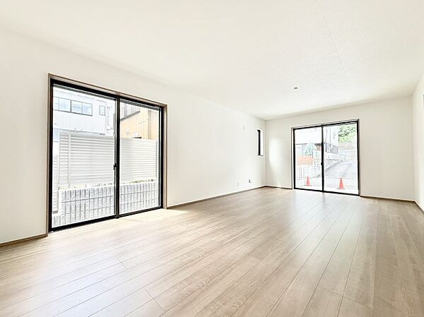 リビング/ダイニングを拡大表示