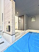 2号棟  ■ シンプルで美しく、住まいの第一印象を彩る玄関です