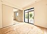 室内：1号棟  ■落ち着いた色合いのお部屋で穏やかな時間を楽しめます