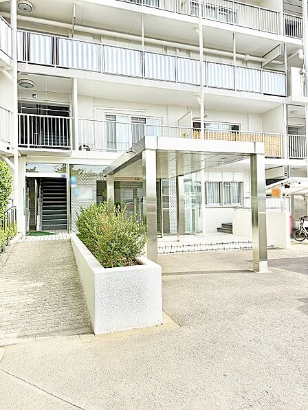 ■管理の行き届いたエントランスで安心して暮らせる環境です