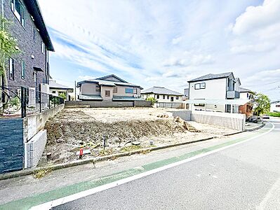 外観:1号棟 ■暮らしを彩る充実した設備仕様が備わった住まい 外観:1号棟 ■暮らしを彩る充実した設備仕様が備わった住まい