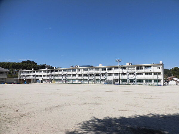 画像19:恵那市立長島小学校（1443m）