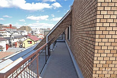 ルーフバルコニーです。（北側）