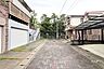 外観：物件の南側前面道路（西側から）です。［2026年4月30日撮影］