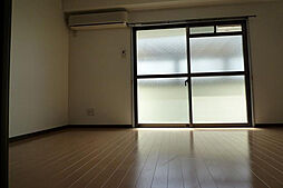 リベラルコート 3階1Kのリビング/ダイニング