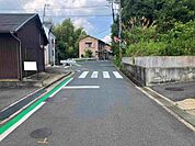 西側前面道路