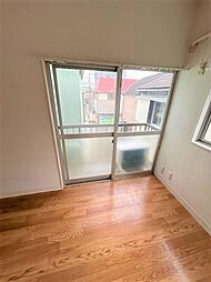 杉並区成田東一丁目戸建 4DKのリビング/ダイニング