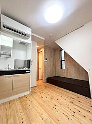 flatQ 1階ワンルームのリビング/ダイニング