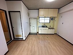 イータウン応神 203 2階2DKのリビング/ダイニング