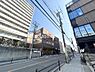 周辺：イズミヤ法円坂店／ドンキホーテ法円坂店（徒歩4分）
