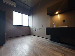 JR山手線 新大久保駅 徒歩3分の賃貸マンション 1階1LDKのリビング/ダイニング