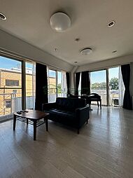 JR山手線 恵比寿駅 徒歩14分の賃貸マンション 2階1LDKのリビング/ダイニング