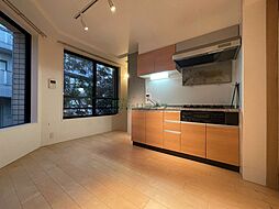 小田急小田原線 南新宿駅 徒歩4分の賃貸マンション 1階2DKのリビング/ダイニング