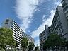 その他：下から見上げると、迫力がある外観です。
