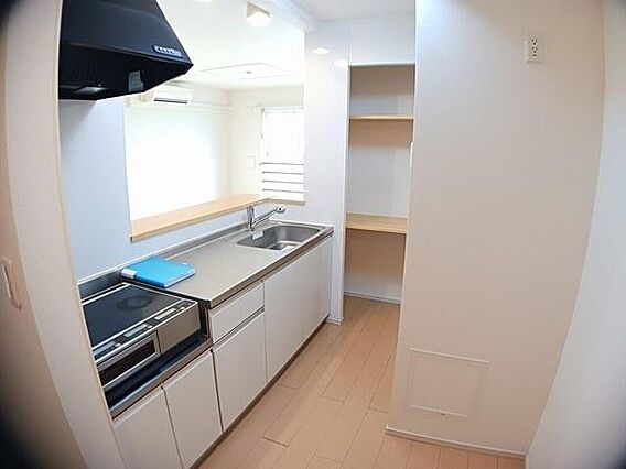 ティーエムエッチ_内装_2