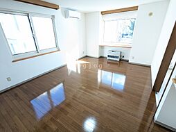 カーサ・プラタナ 102 1階2LDKのリビング/ダイニング