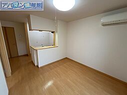 コンシェルジュ 1階1LDKのリビング/ダイニング