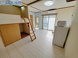 メゾンシャローム 2階ワンルームのリビング/ダイニング