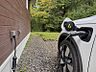 その他：広々した駐車スペースにはEV充電用コンセントも完備です。