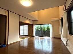 宇佐美みのりの村別荘地戸建