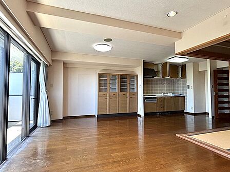 【ダイニング】日差しが差し込みます