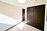 室内：洋室は2階に3部屋あります。３部屋全てクローゼット付。