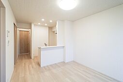 東武宇都宮線 東武宇都宮駅 バス15分 山崎街道入口下車 徒歩8分の賃貸アパート 1階2LDKのリビング/ダイニング