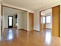 JR東北本線 雀宮駅 バス8分 運動公園前下車 徒歩5分の賃貸アパート 2階2LDKのリビング/ダイニング