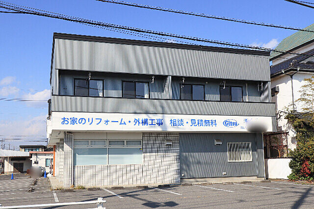 3 / 18