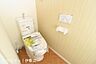 トイレ：【1Fトイレ】ウォシュレット機能付きトイレです♪タオルリングやペーパーホルダーも完備です